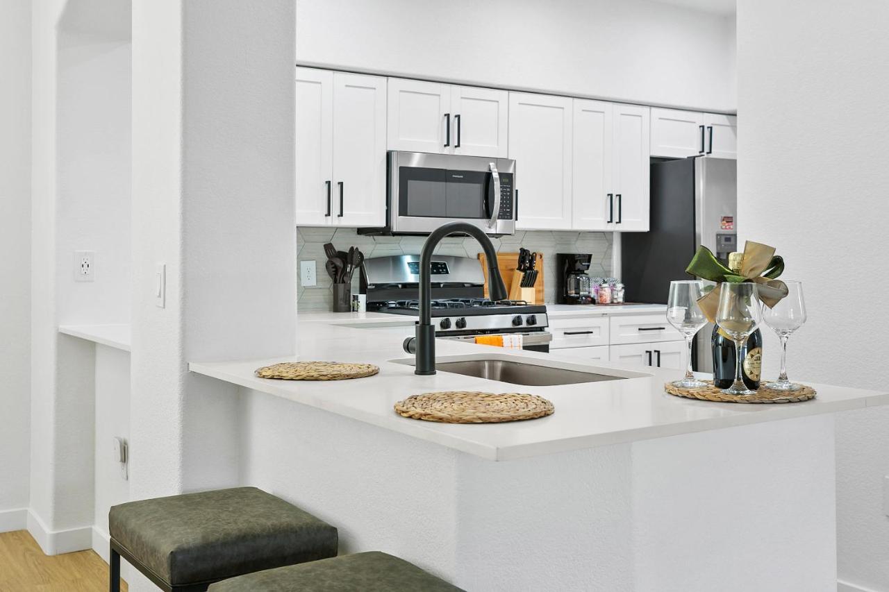 Cozysuites Glendale By The Stadium With Pool 03 Екстер'єр фото